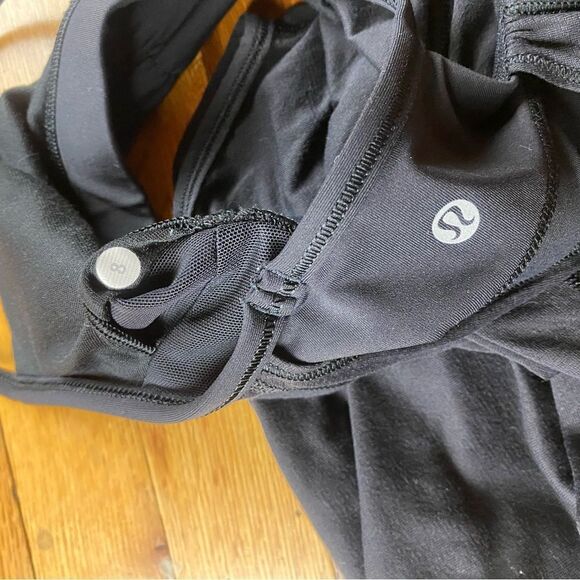 Lululemon Roll Out Tank Black Size 8 - Picture 9 of 9
